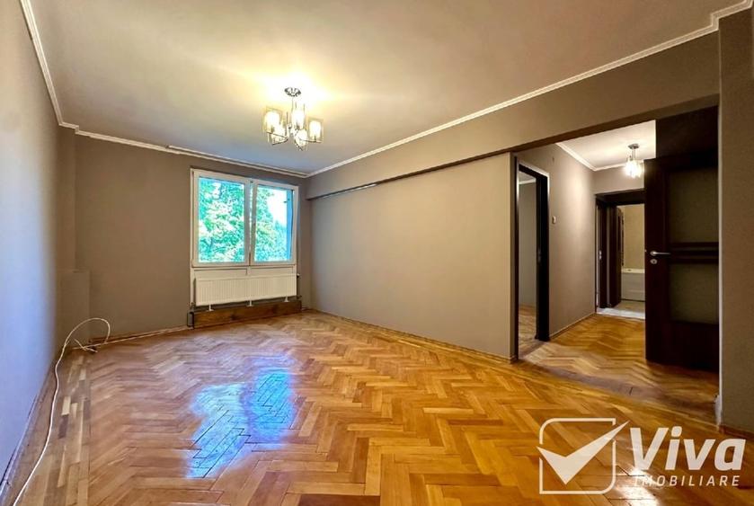 Apartament cu 3 camere semidecomandat în Central