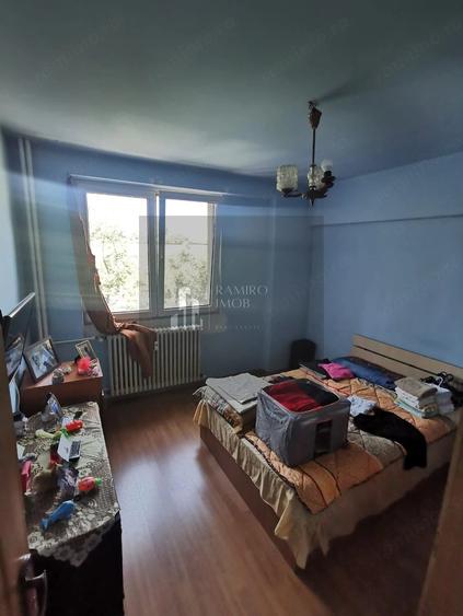 Apartament cu 3 camere decomandat în Sălaj