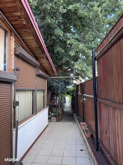 Casă cu 7 camere cu Teren 607 Mp în Central