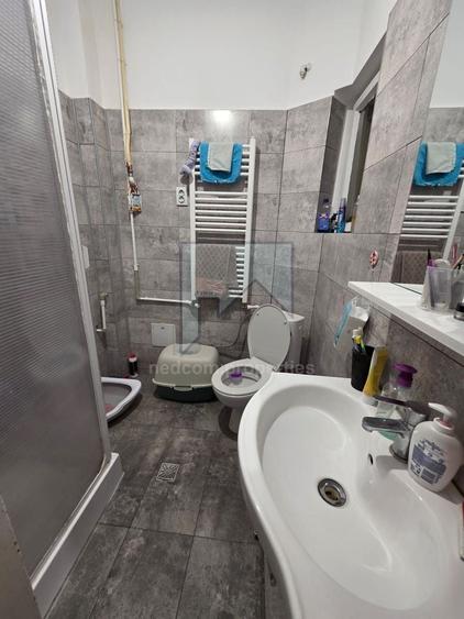 Casă individuală cu 5 camere cu Canalizare în Doamna Ghica