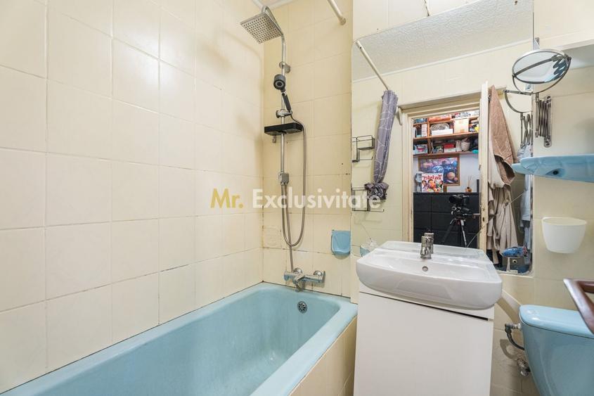 Apartament cu 3 camere semidecomandat în Crângași