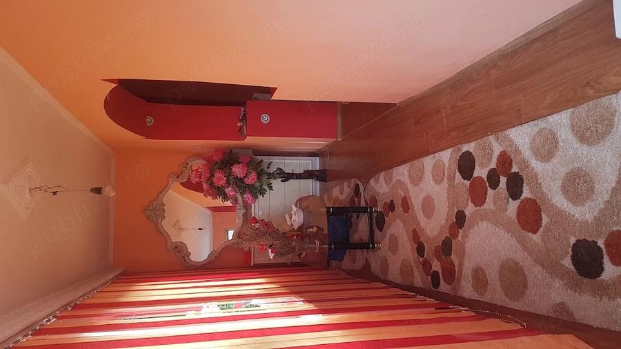 Casă cu 5 camere cu Teren 250 Mp în Chercea