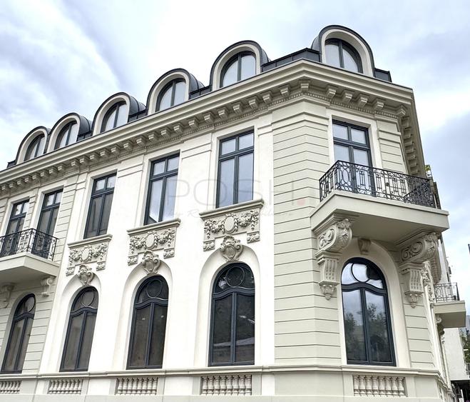Casă individuală cu 12 camere cu Canalizare în Universitate