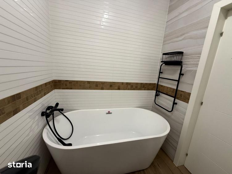 Apartament cu 3 camere decomandat în Florești