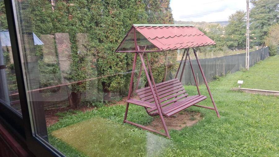 Casă individuală cu 7 camere cu Piscina în Cornești