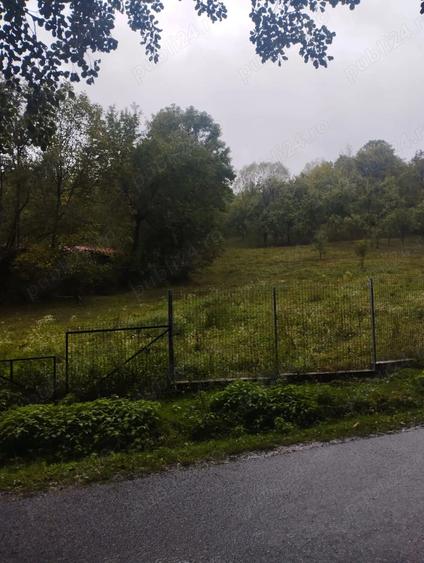 Teren de 6385.6 mp, în Berislăvești
