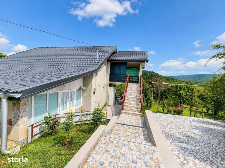 Casă cu 3 camere în Chicerea