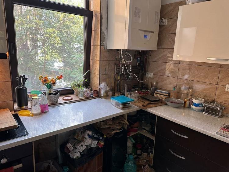 Apartament cu 4 camere decomandat, mobilat în Grădina Icoanei