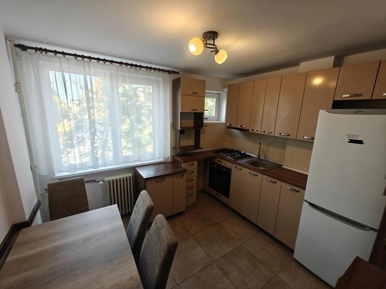 Apartament cu 4 camere decomandat în Dacia