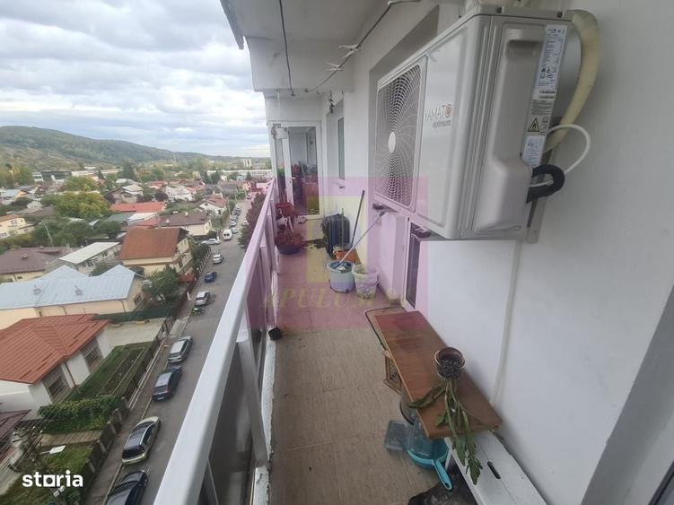Apartament cu 3 camere decomandat în Cuza