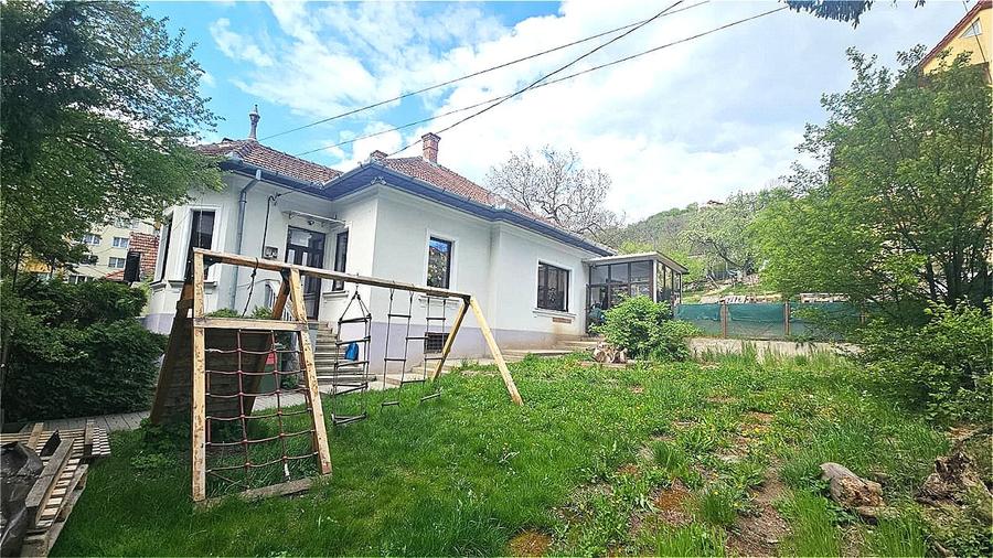 Casă individuală cu 3 camere cu Canalizare în Grigorescu
