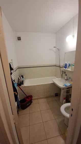 Apartament cu 3 camere decomandat în Tătărași