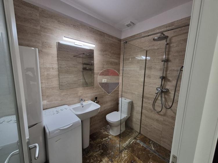 Apartament cu 2 camere semidecomandat, mobilat în Apărătorii Patriei