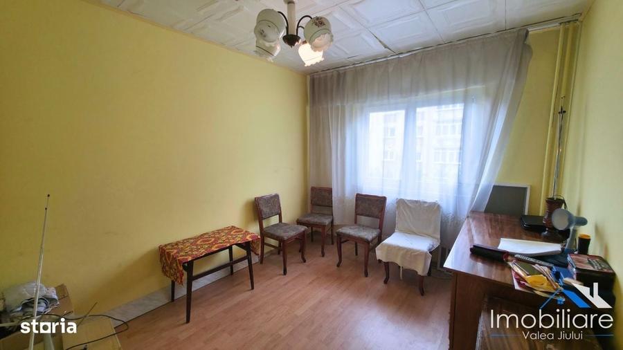 Apartament 3 camere, Vulcan, Str. Pinului, Etaj 2, 63 mp, 2 balcoane - 3