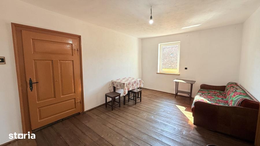 Casă cu 4 camere cu Teren 2100 Mp în Brădeni