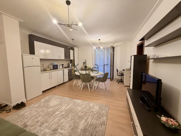 Apartament cu 2 camere semidecomandat, mobilat în Zorilor