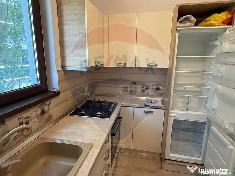 Apartament cu 3 camere decomandat în Aviației