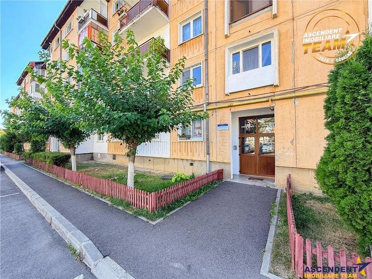 Apartament cu 3 camere decomandat în Lenin