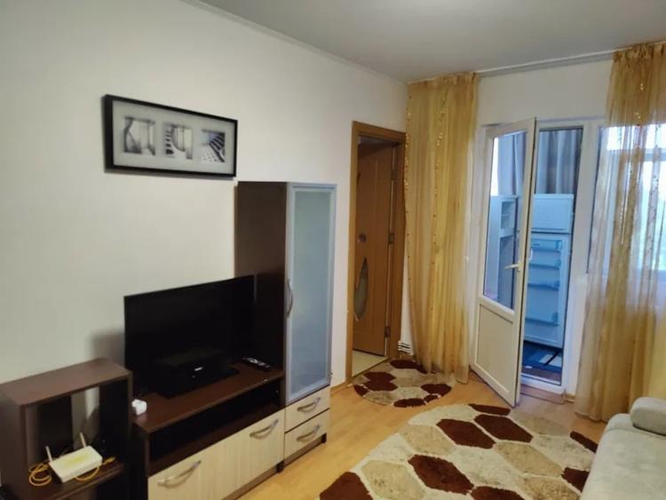 Apartament cu 1 camera, decomandat, zona Alexandru Cel Bun - 2