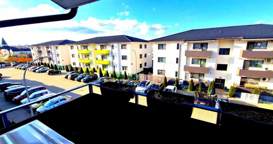 Apartament cu 3 camere decomandat, mobilat în Turnișor