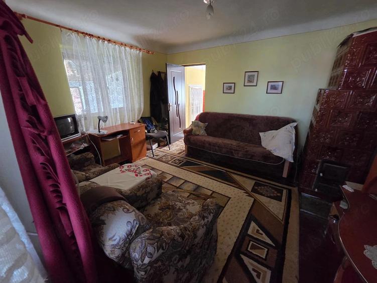 Casă cu 3 camere cu Teren 2000 Mp în Deleni
