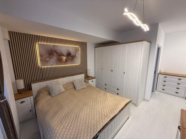 Apartament cu 3 camere decomandat, mobilat în Central