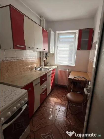 Apartament cu 2 camere semidecomandat în Florilor