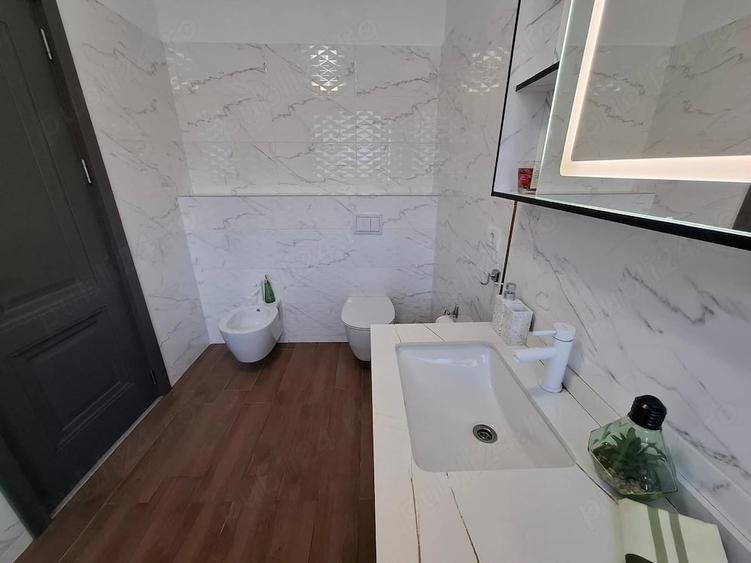 Casă cu Teren 300 Mp în Craiovei