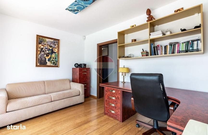 Apartament cu 4 camere în Unirii