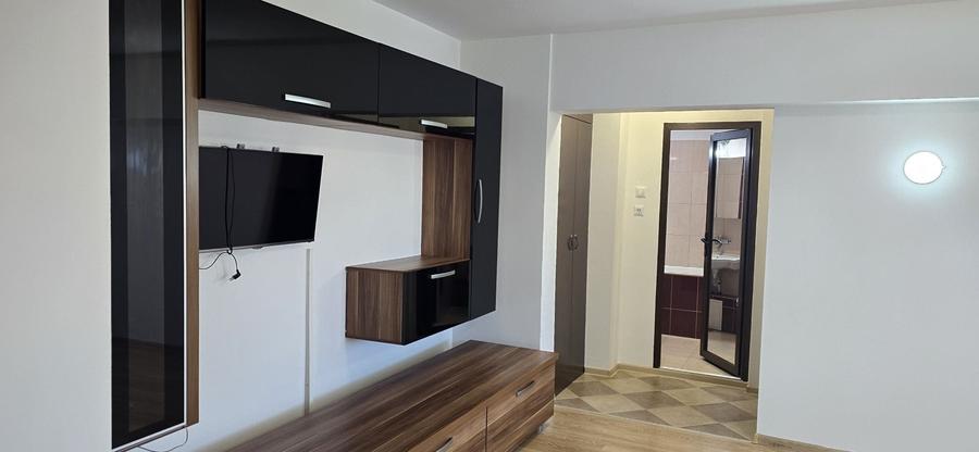 Apartament cu 2 camere semidecomandat în Basarabia
