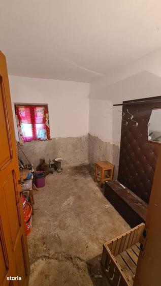 Casă cu 3 camere în Ciofrângeni