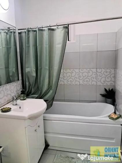 Apartament cu 2 camere decomandat în Casa de Cultură