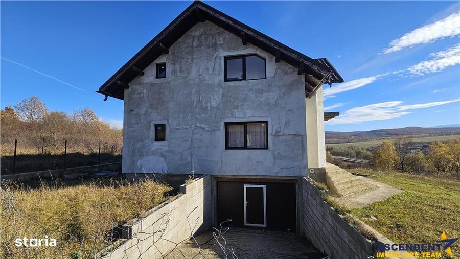 Casă cu 5 camere cu Teren 1532 Mp în Șinca