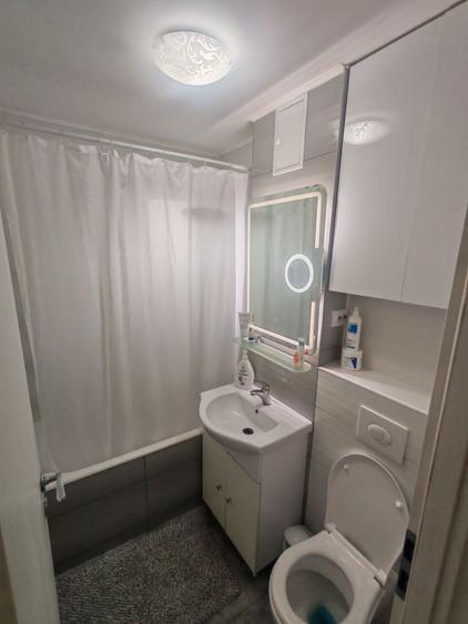Apartament cu 3 camere decomandat în Aurel Vlaicu