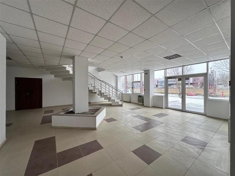 Spațiu comercial, de 500 mp, în Exterior Vest