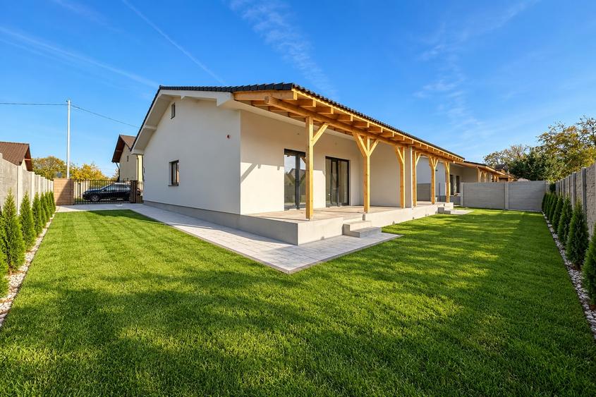 Duplex cu 3 camere cu Canalizare în Moșnița Veche