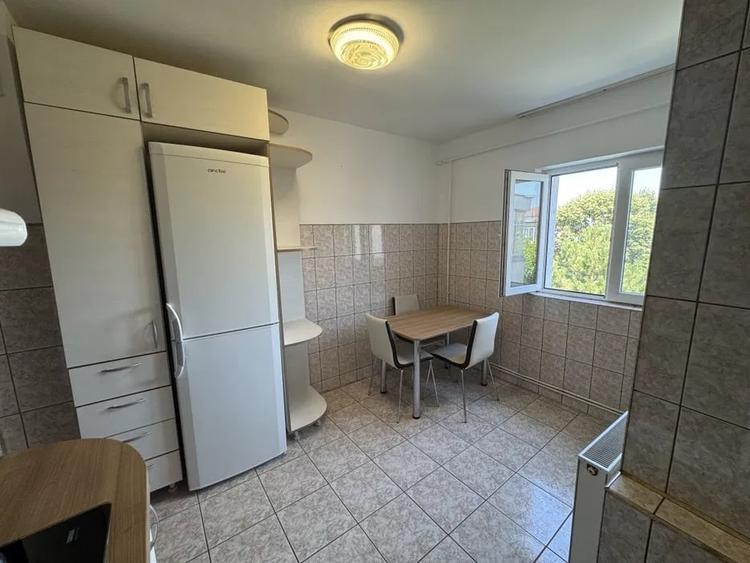 Apartament cu 2 camere decomandat, mobilat în Zorilor