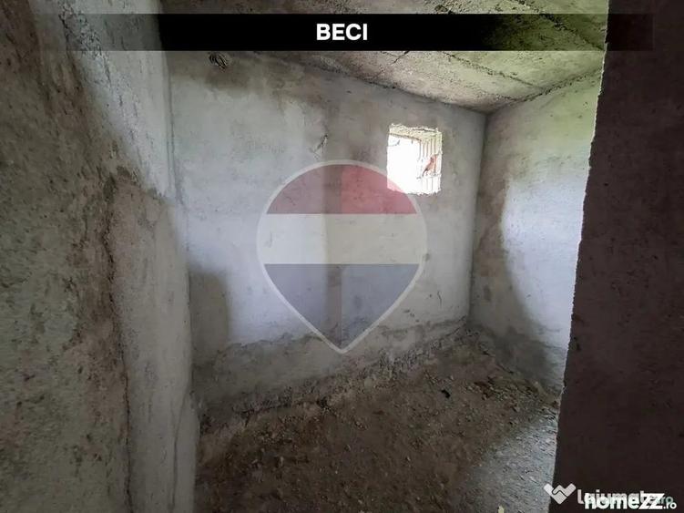 Casă cu 4 camere cu Teren 1000 Mp în Șișești