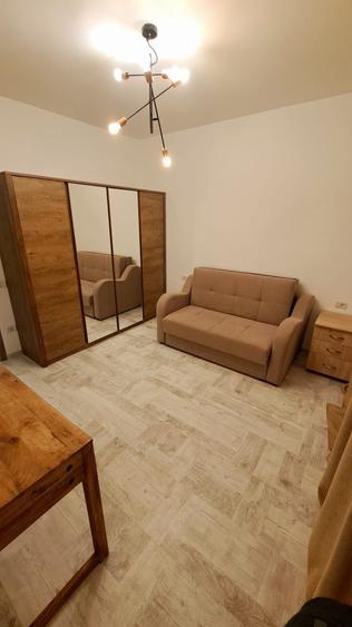 Apartament cu 3 camere semidecomandat în Dumbrăvița