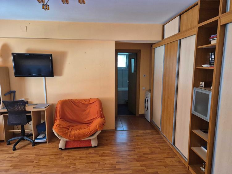 Apartament cu 2 camere semidecomandat în Prelungirea Ghencea