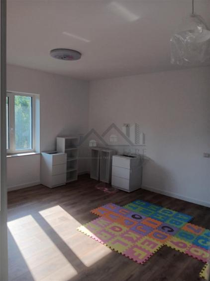 Barnova VILA LUX in spatele Primariei zona exclusivista cu p - 16