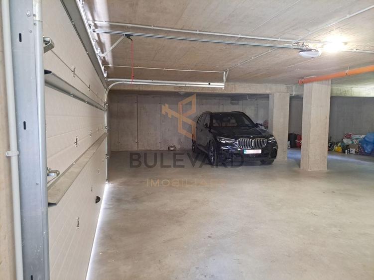 Penthouse cu 4 camere semidecomandat în Europa