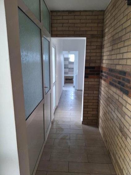 Apartament cu 3 camere decomandat în Bularga