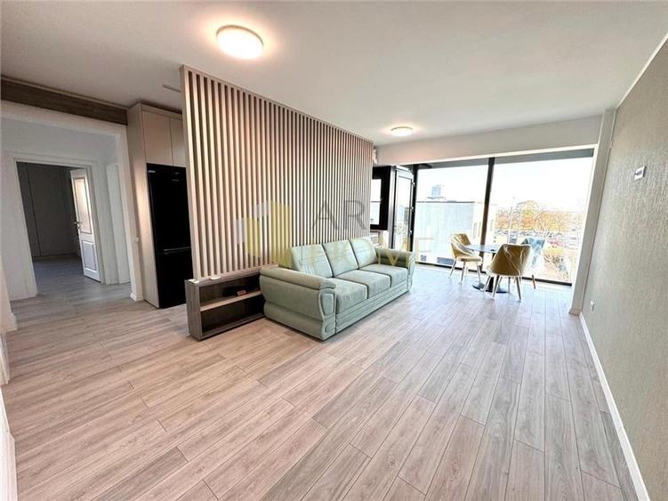 Apartament cu 3 camere decomandat, mobilat în 9 Mai