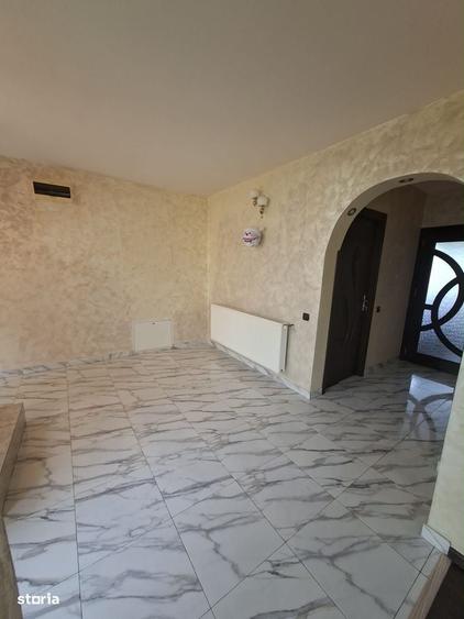 Casă cu 4 camere cu Teren 400 Mp în Cârcea