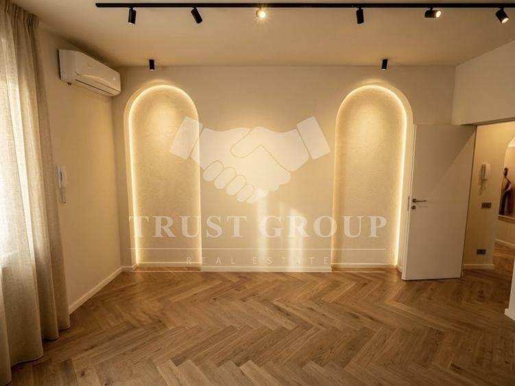 Apartament cu 3 camere decomandat, mobilat în P-ța Unirii