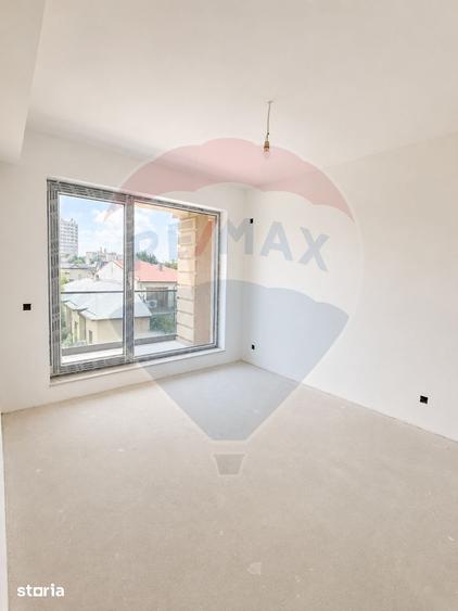 Apartament cu 3 camere în 1 Mai