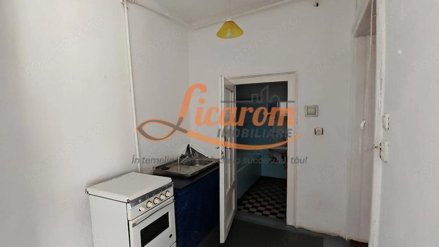 Blumana Proprietate singur in curte,2 corpuri de casa. - 11