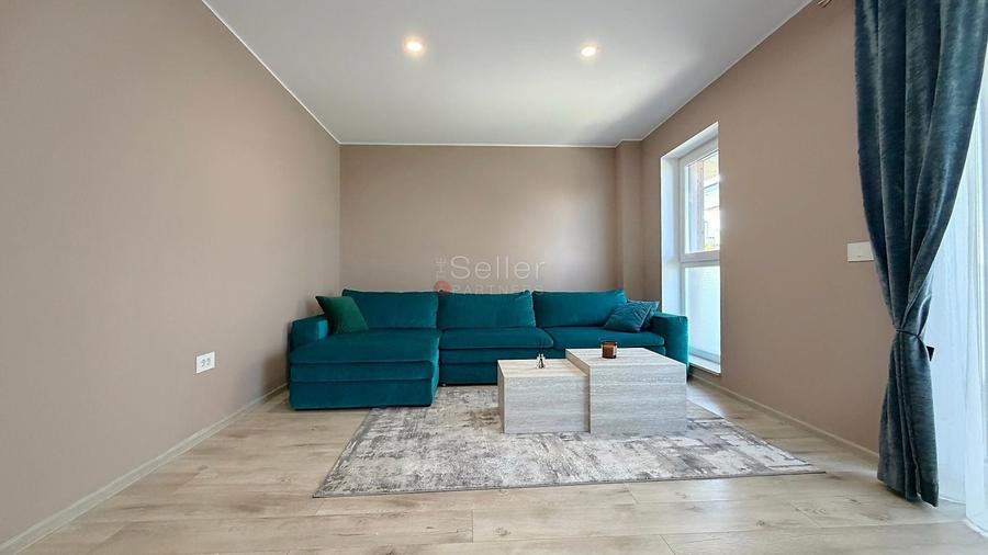 Apartament cu 2 camere decomandat, mobilat în Tractorul