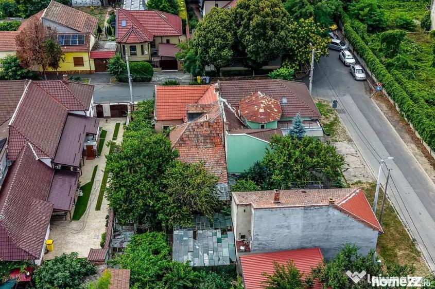 Casă cu 3 camere cu Teren 370 Mp în Central